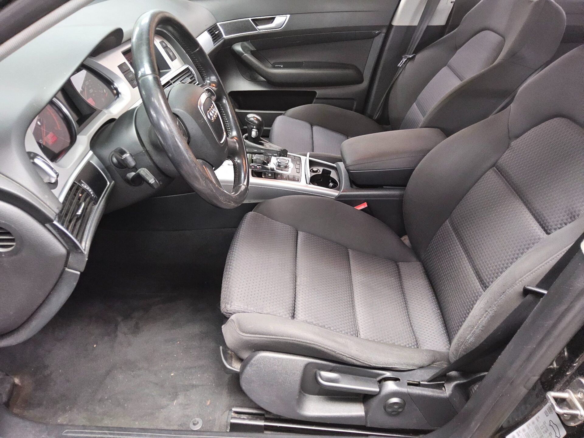 Audi A6 Avant 2.7 TDI AHK BT Navi Xenon 8