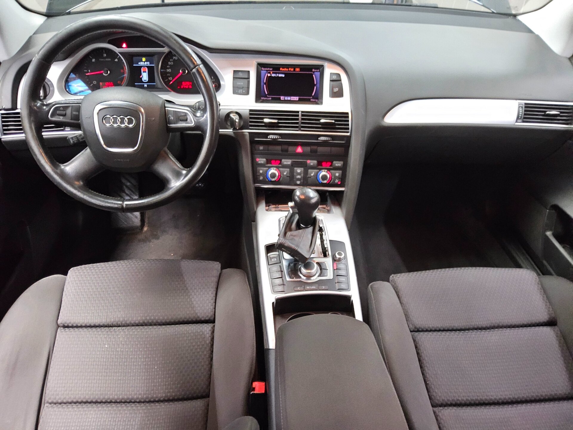 Audi A6 Avant 2.7 TDI AHK BT Navi Xenon 5