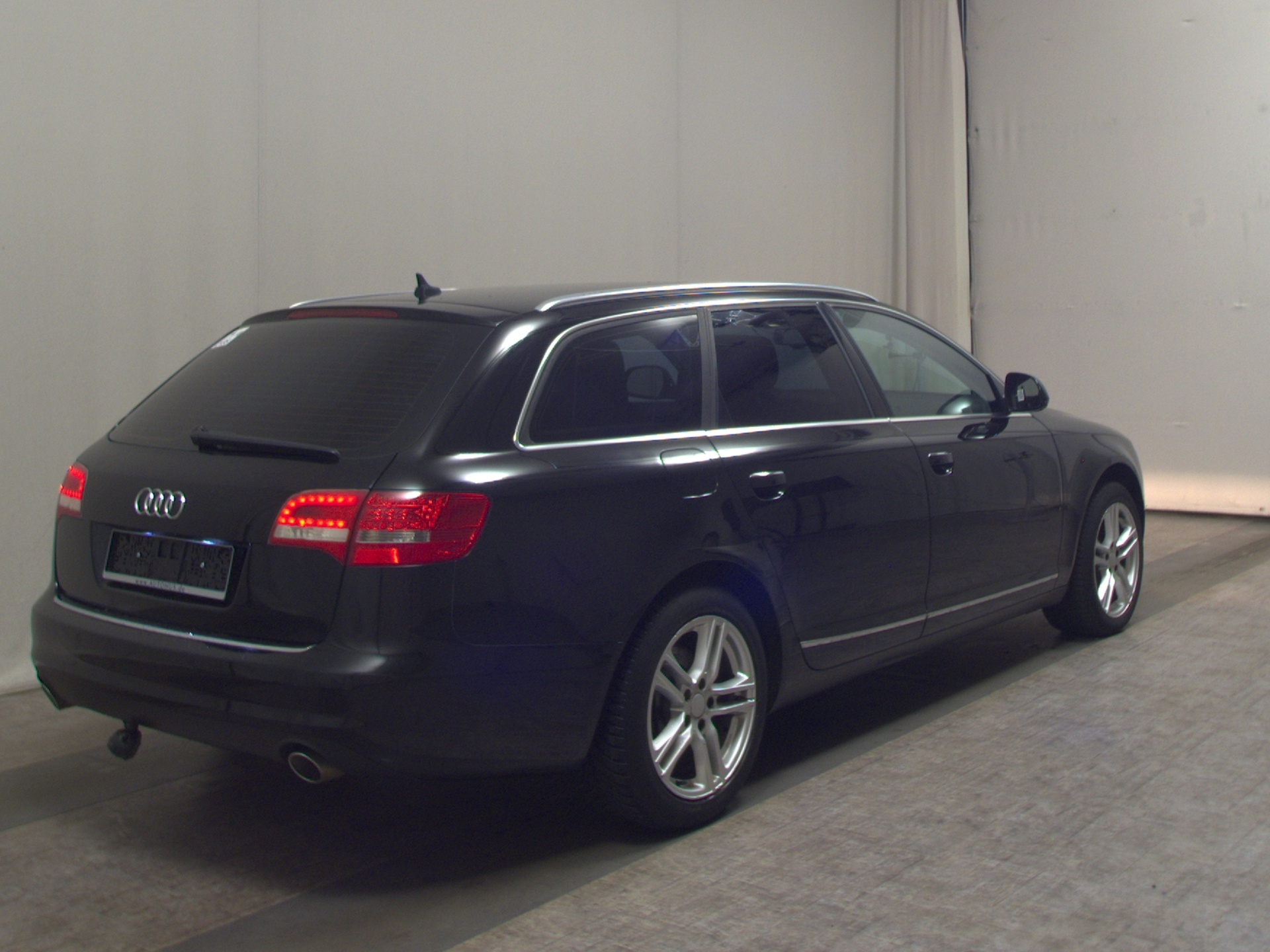 Audi A6 Avant 2.7 TDI AHK BT Navi Xenon 4