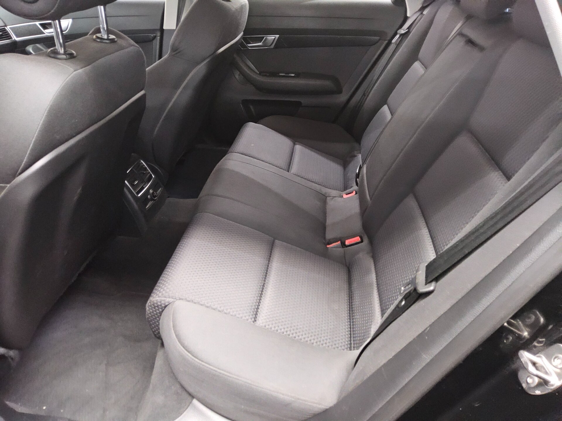 Audi A6 Avant 2.7 TDI AHK BT Navi Xenon 13