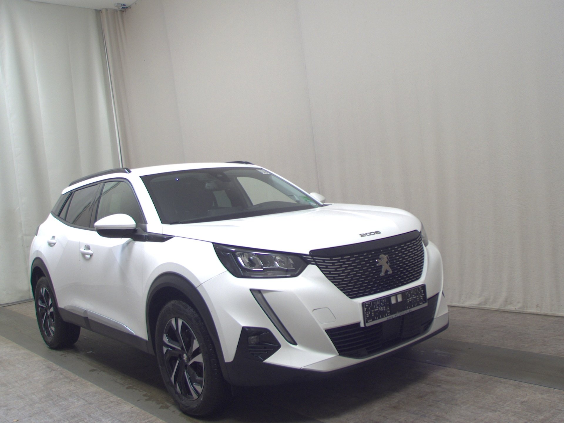 Peugeot 2008 1.5 BlueHDi 130 Allure 2-Sitzer LED ACC Shz 3