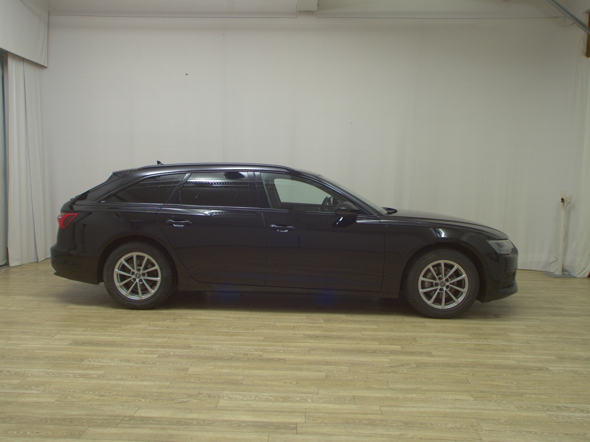 Audi A6 Avant 40 TDI Qu. Navi LED Leder Shz el.Heck AHK PDC