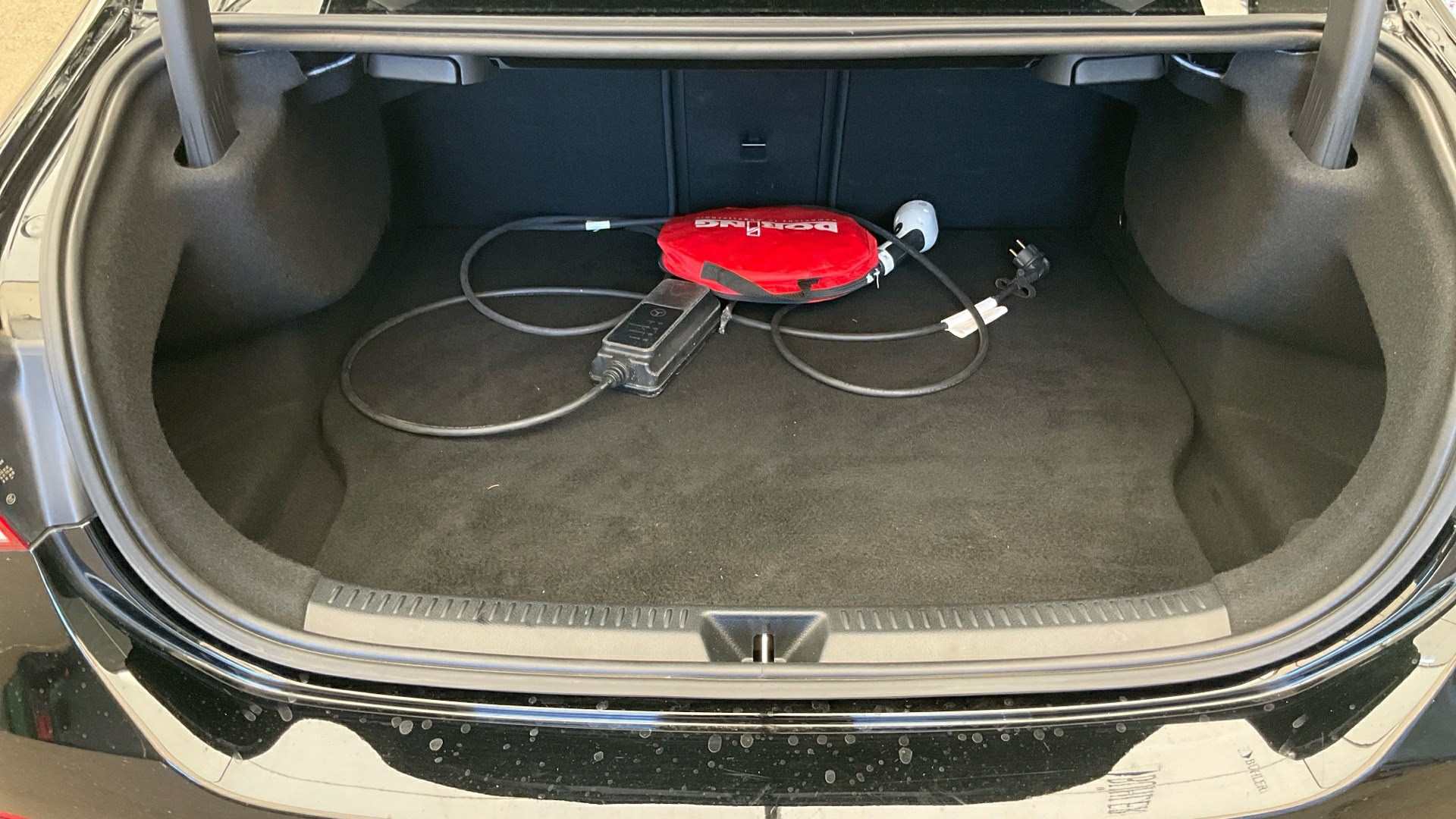 Mercedes-Benz A 250 e AMG-Line T-Leder Navi LED Shz 11