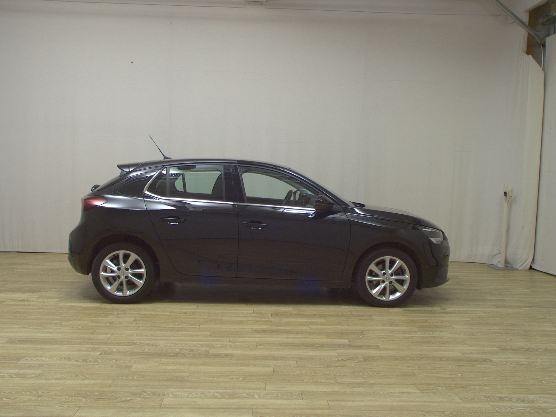 Opel Corsa 1.5 D Elegance Navi LED RfK 180° Shz PDC