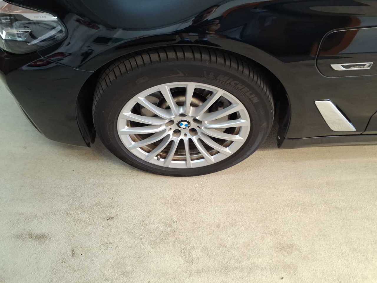 BMW 530e Touring xDr T-LEDER NAVI LC PROF. LED 12