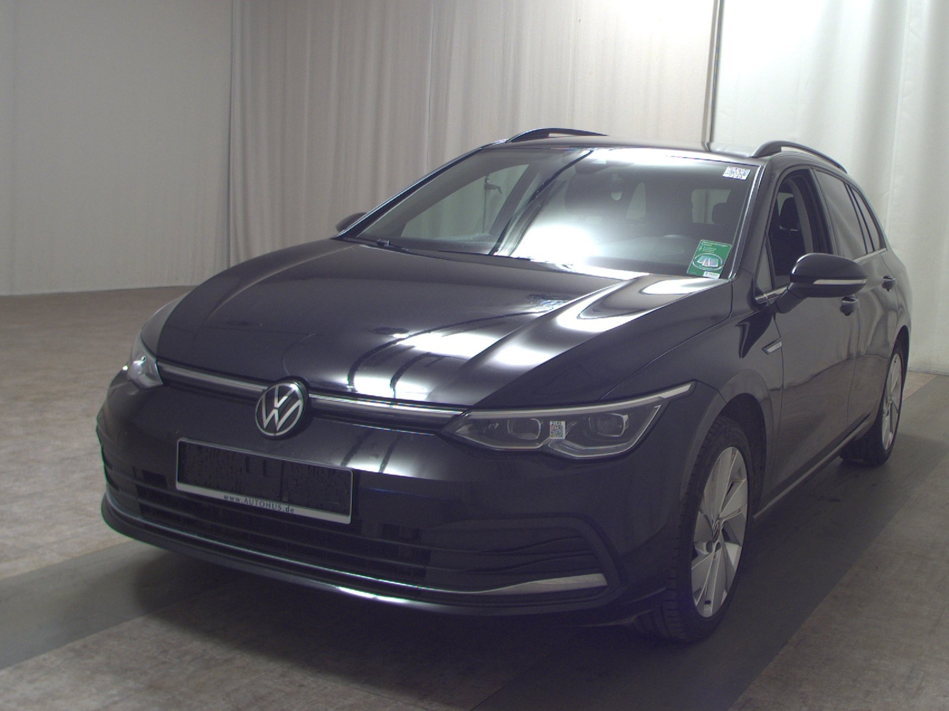 Volkswagen Golf-8 Var. 2.0 TDI Style Navi LED ACC DC AHK 2