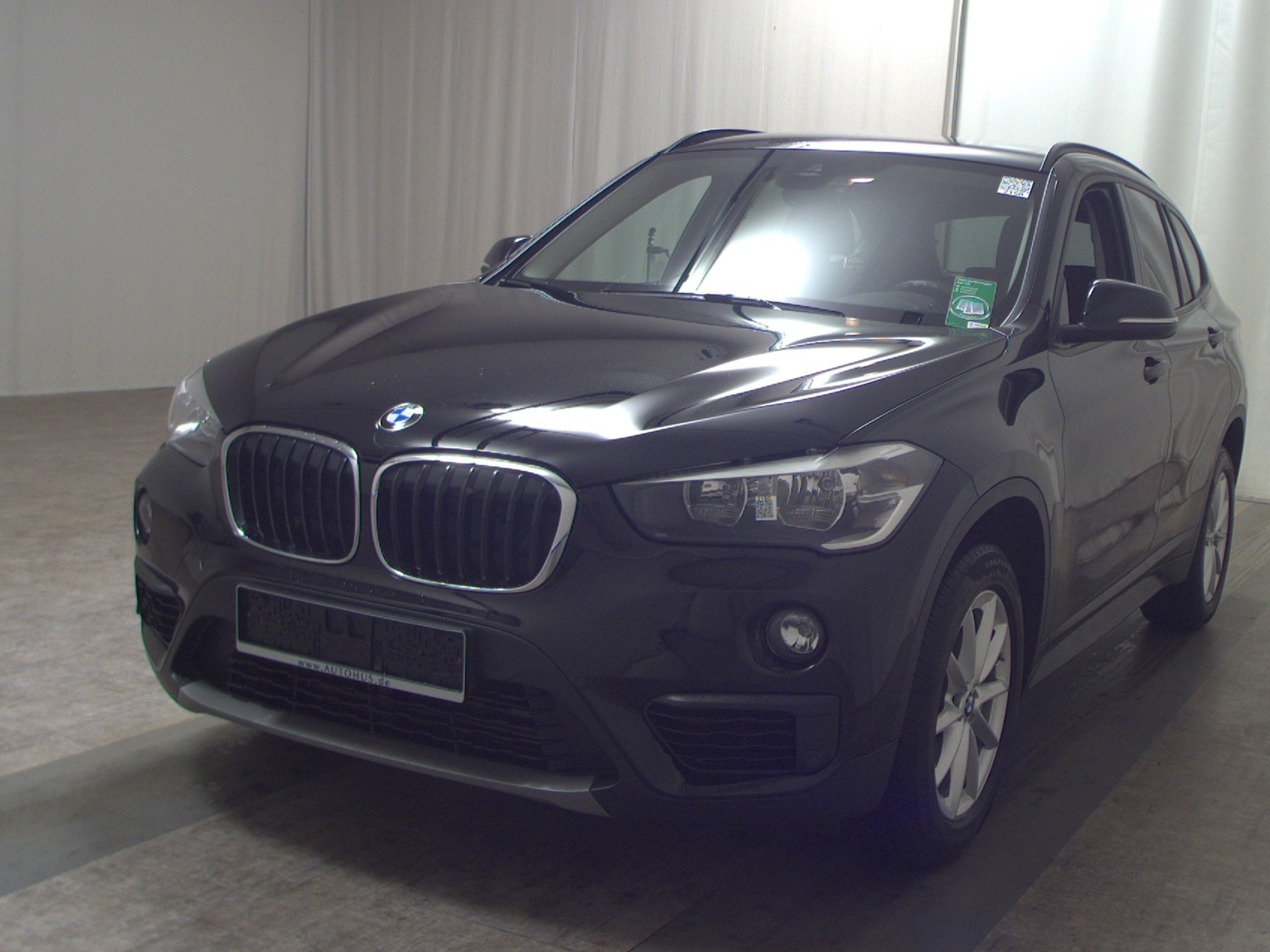 BMW X1 sDrive18i Advantage Navi PDC Sportsitze HiFi 2