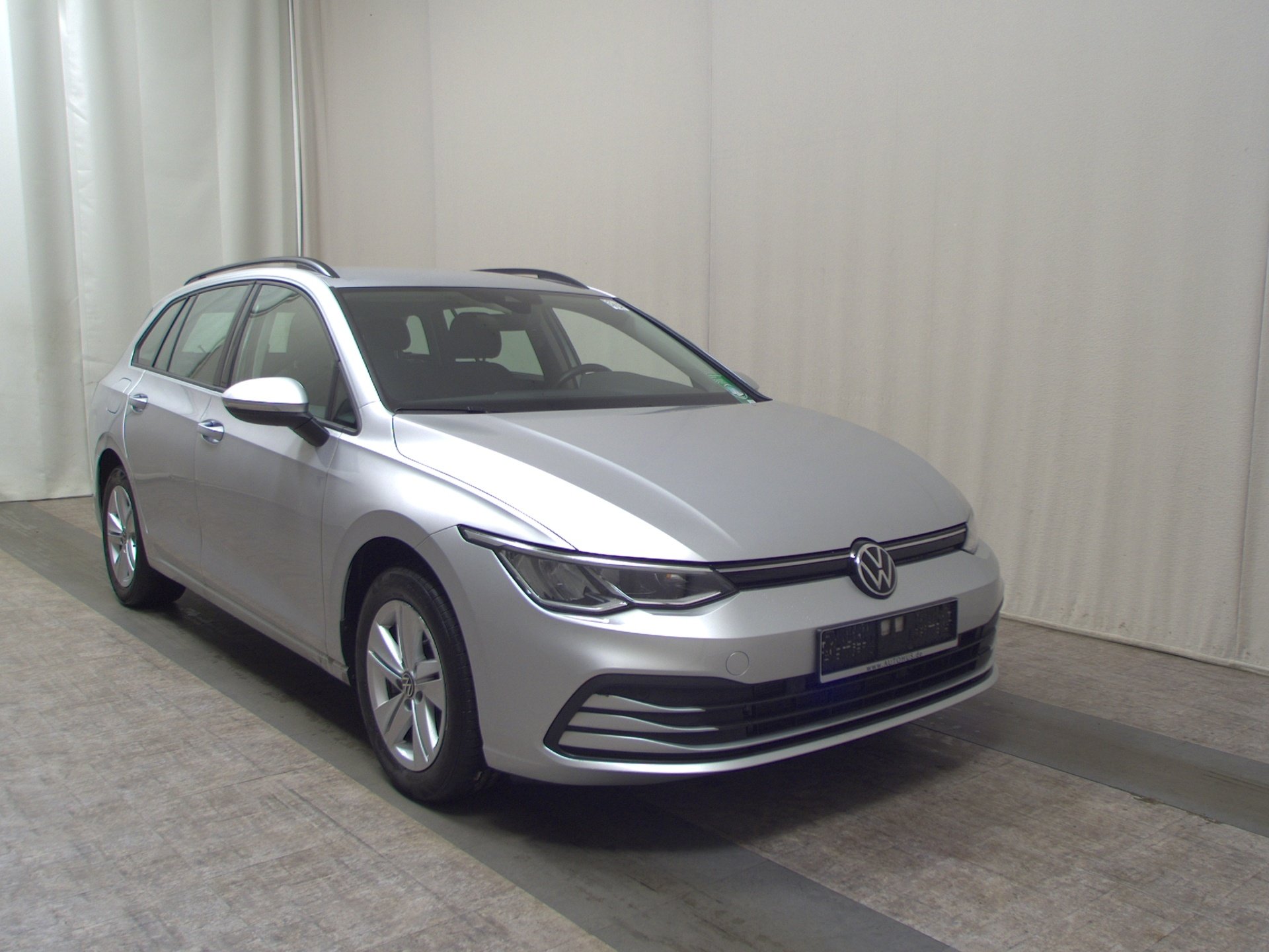 Volkswagen Golf-8 Var. 2.0 TDI Life Navi LED DC AHK RfK ACC 3
