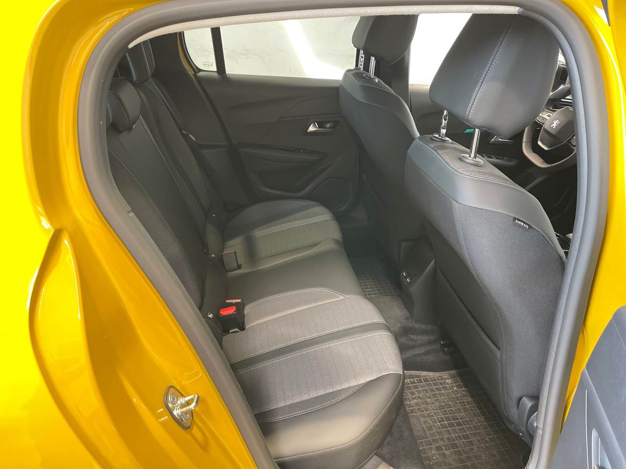Peugeot 208 Allure NAVI KLIMAAUT LED SHZ PDC 8