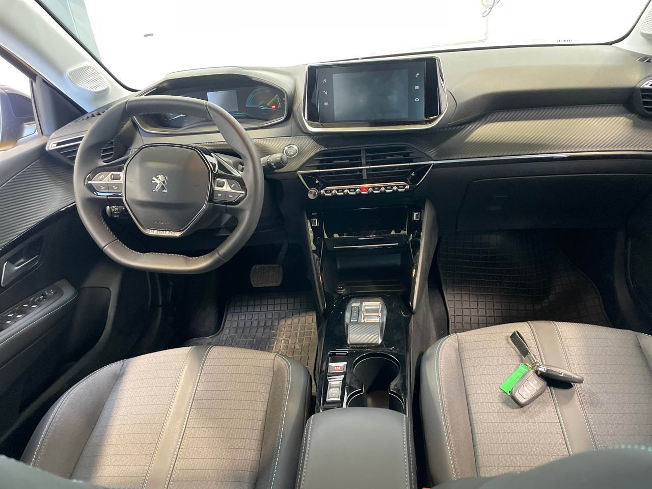 Peugeot 208 Allure NAVI KLIMAAUT LED SHZ PDC 5