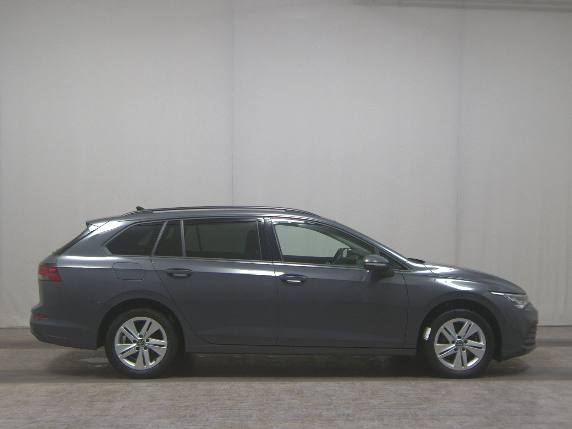 Volkswagen Golf-8 Var. 2.0 TDI Life Navi LED DC ACC