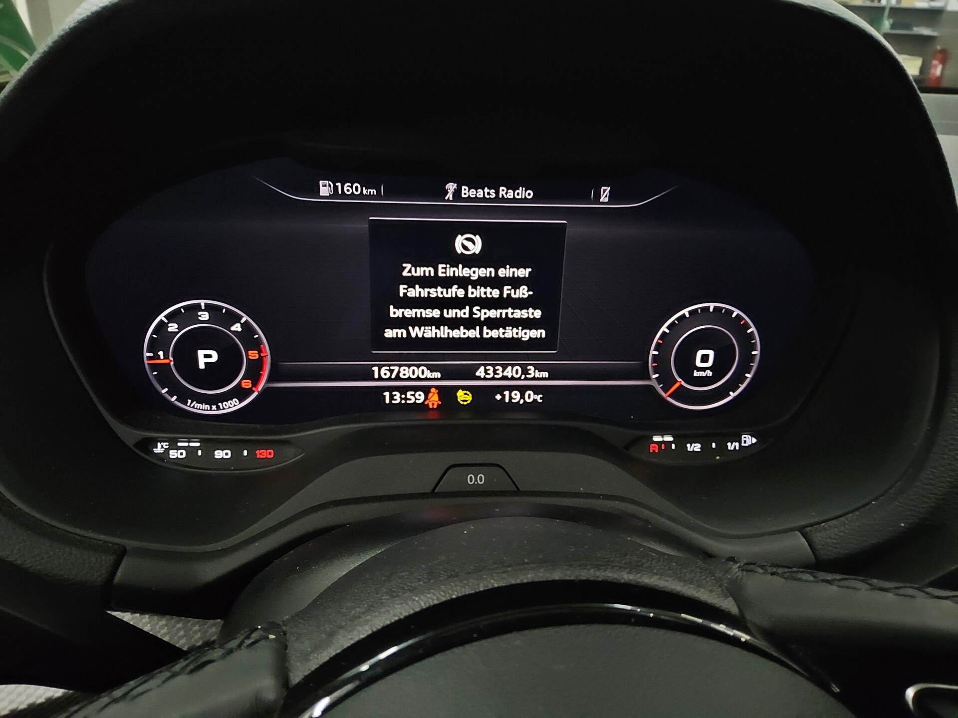Audi Q2 30 TDI 8