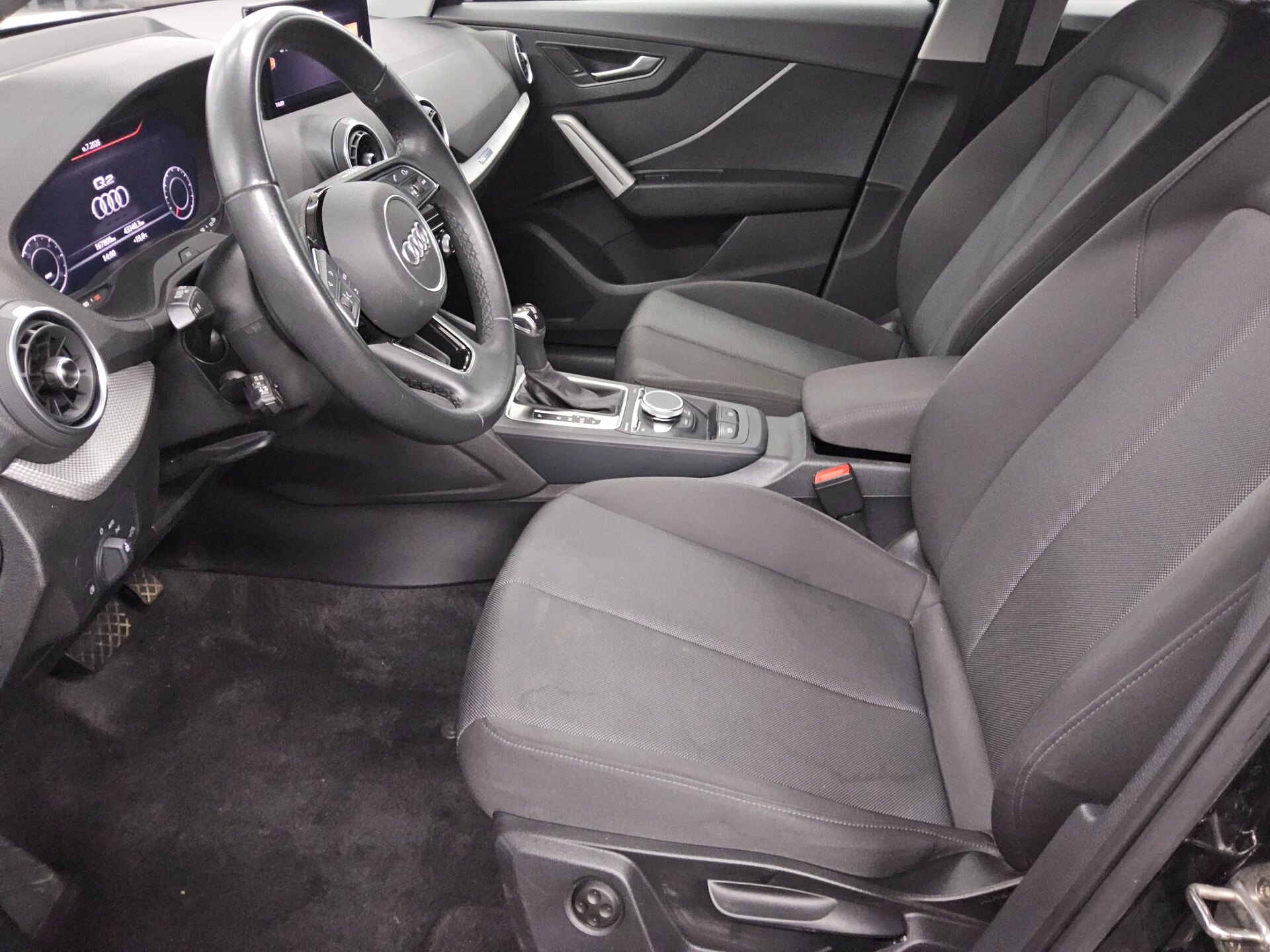 Audi Q2 30 TDI 9