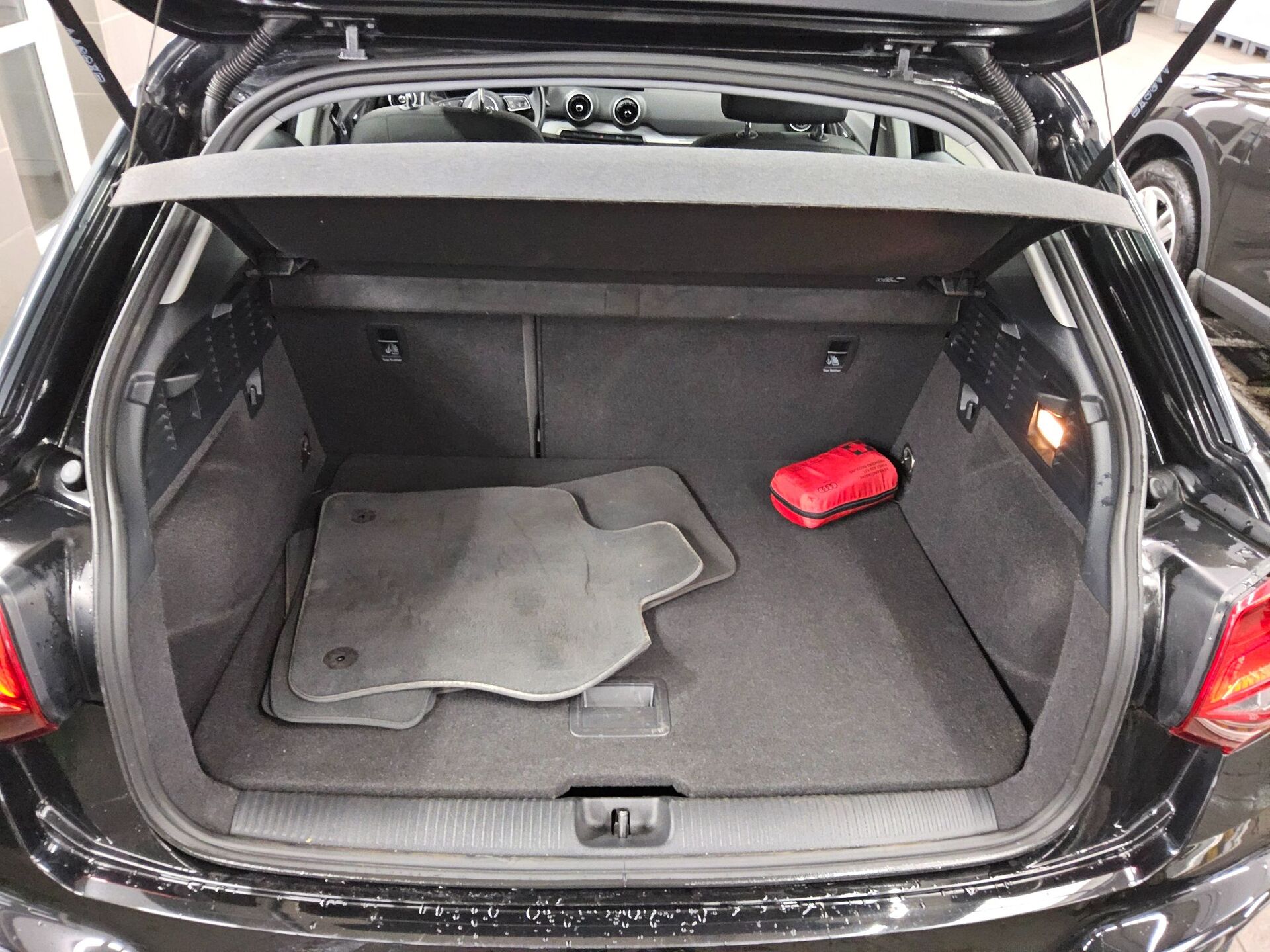 Audi Q2 30 TDI 12