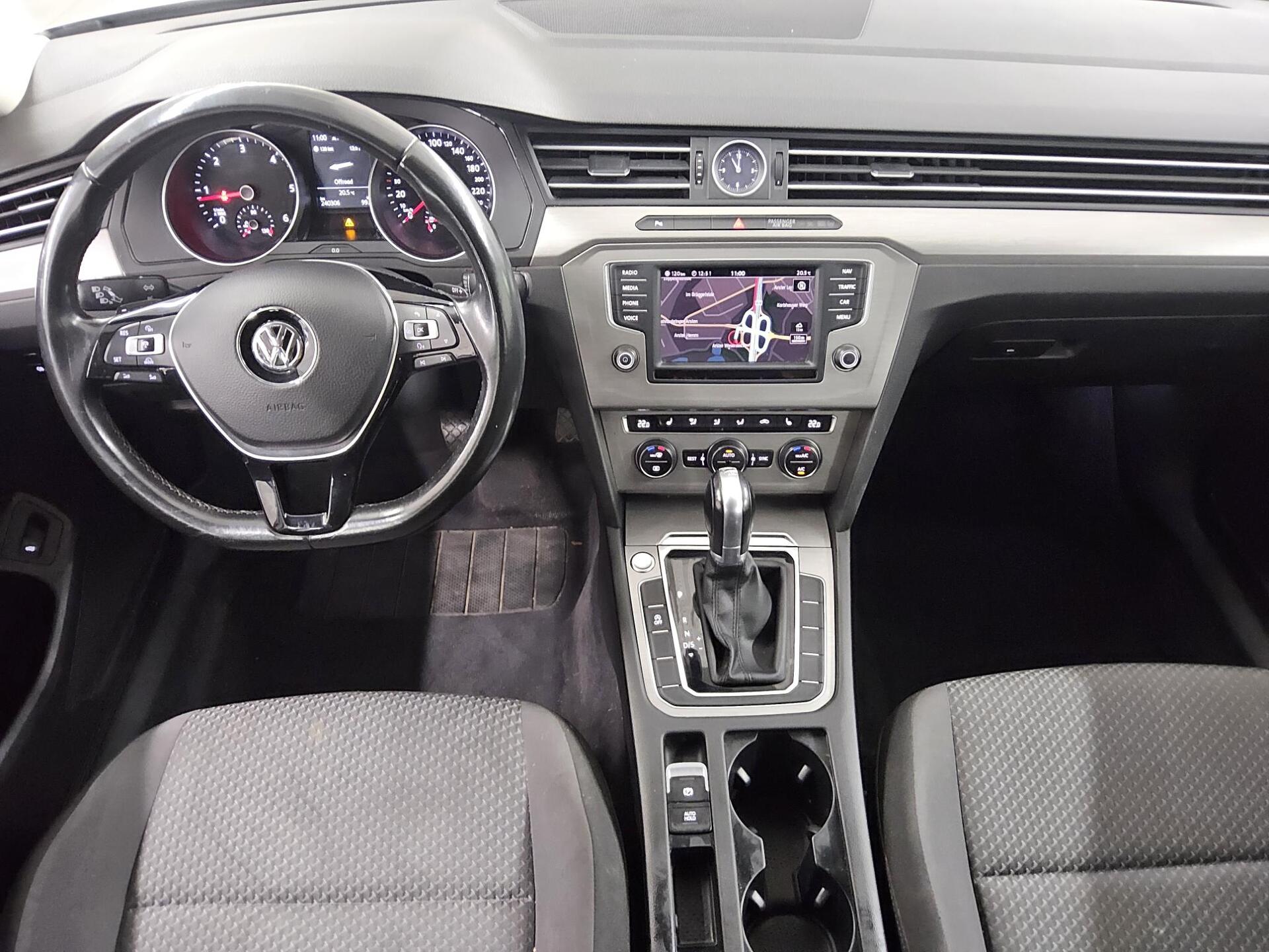 Volkswagen Passat Variant 1.6 TDI Trendline Navi AHK PDC 5