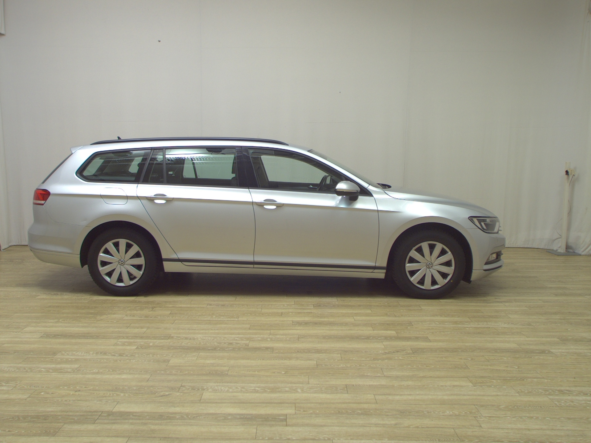Volkswagen Passat Variant 1.6 TDI Trendline Navi AHK PDC