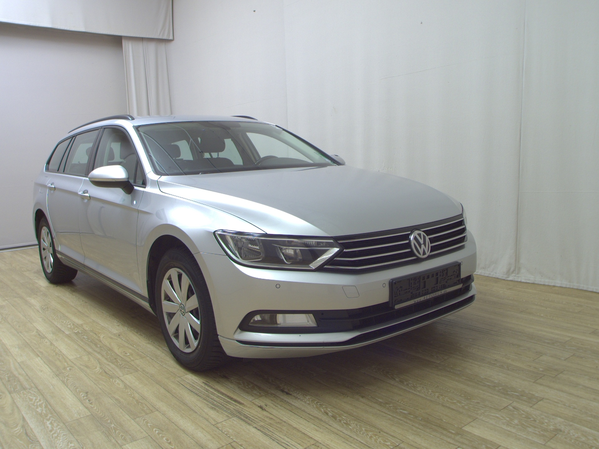 Volkswagen Passat Variant 1.6 TDI Trendline Navi AHK PDC 3