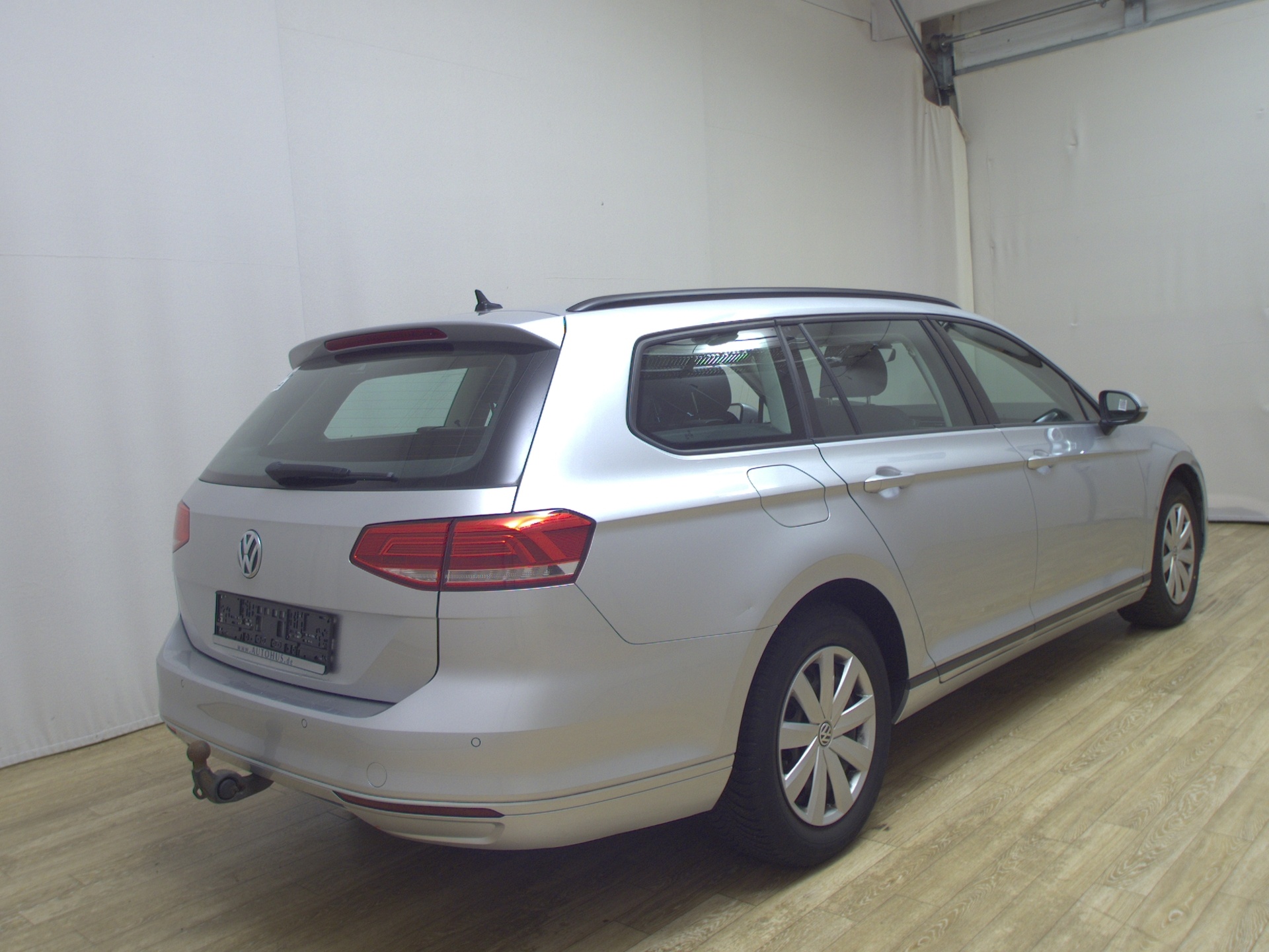 Volkswagen Passat Variant 1.6 TDI Trendline Navi AHK PDC 4