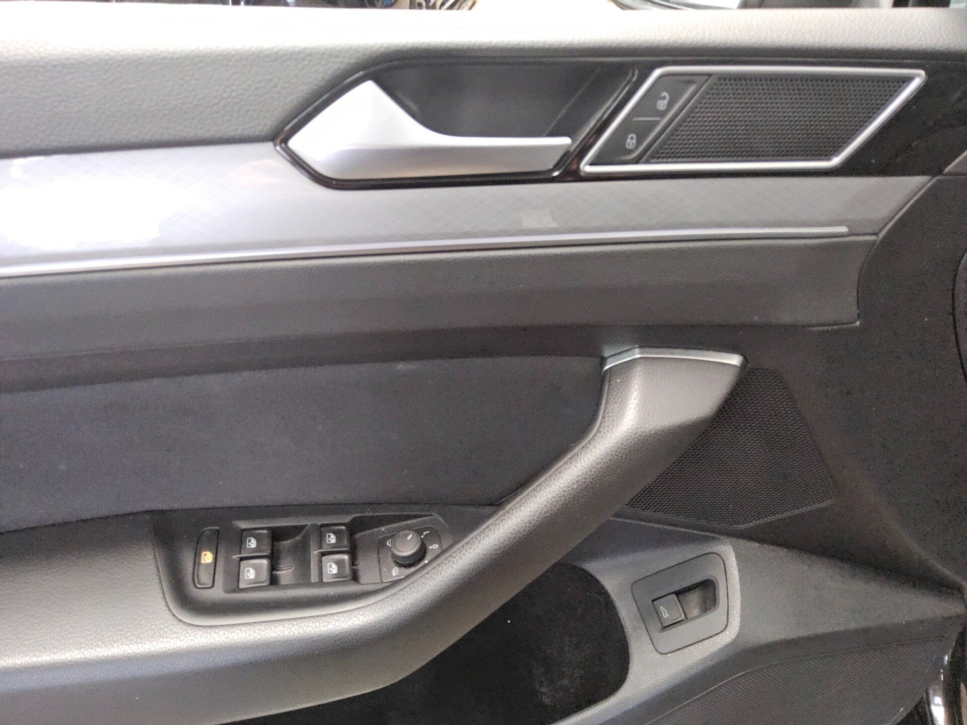 Volkswagen Passat Var. 2.0 TDI Business Navi LED Pano Sthzg 9