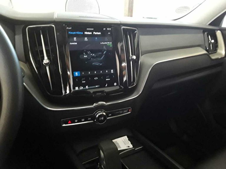 Volvo XC60 LEDER NAVI KLIMAAUT LED PANO 9