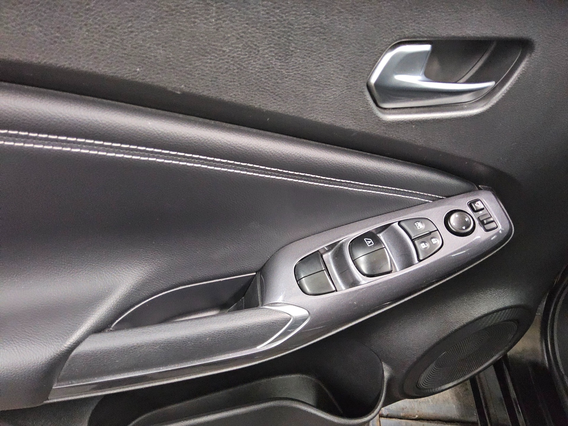 Nissan Juke 1.0 N-Connecta T-Leder Navi LED RfK PDC Shz 9