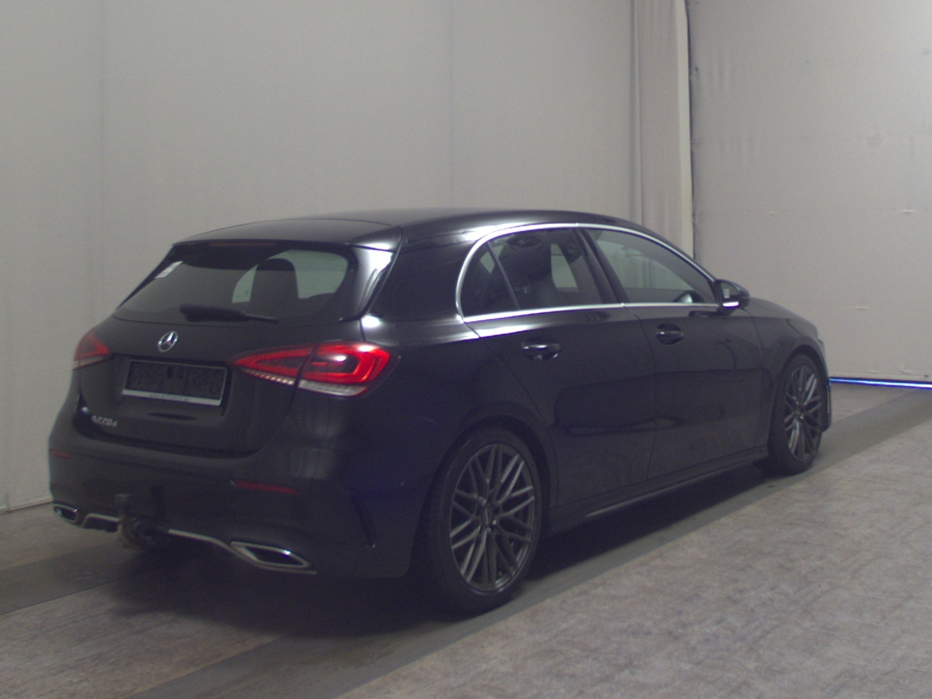Mercedes-Benz A 220 d AMG-Line Navi LED Kamera Ahk Shz 4