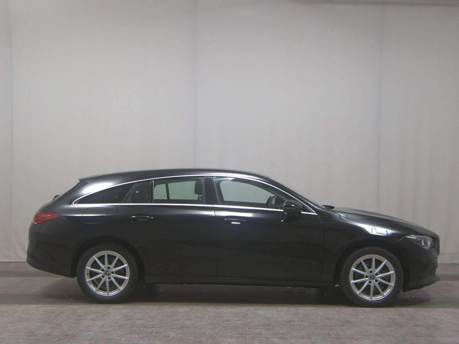 Mercedes-Benz CLA 250 Shooting Brake e Navi LED MBUX SHZ PDC