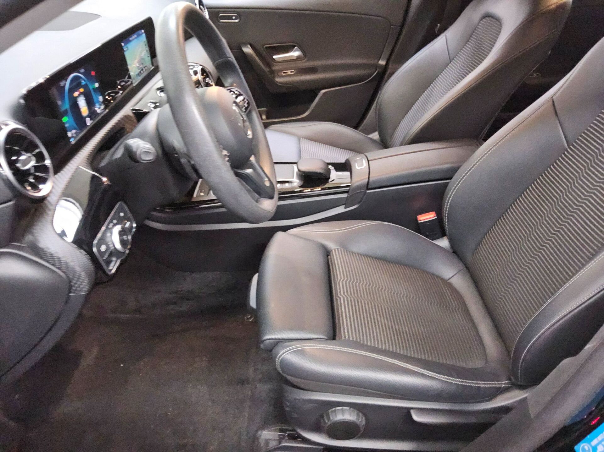 Mercedes-Benz CLA 250 Shooting Brake e Navi LED MBUX SHZ PDC 9