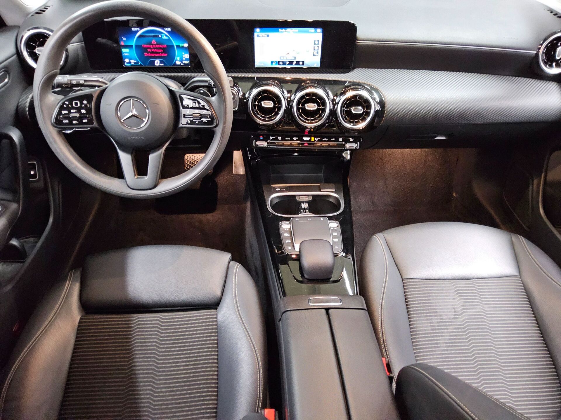 Mercedes-Benz CLA 250 Shooting Brake e Navi LED MBUX SHZ PDC 5