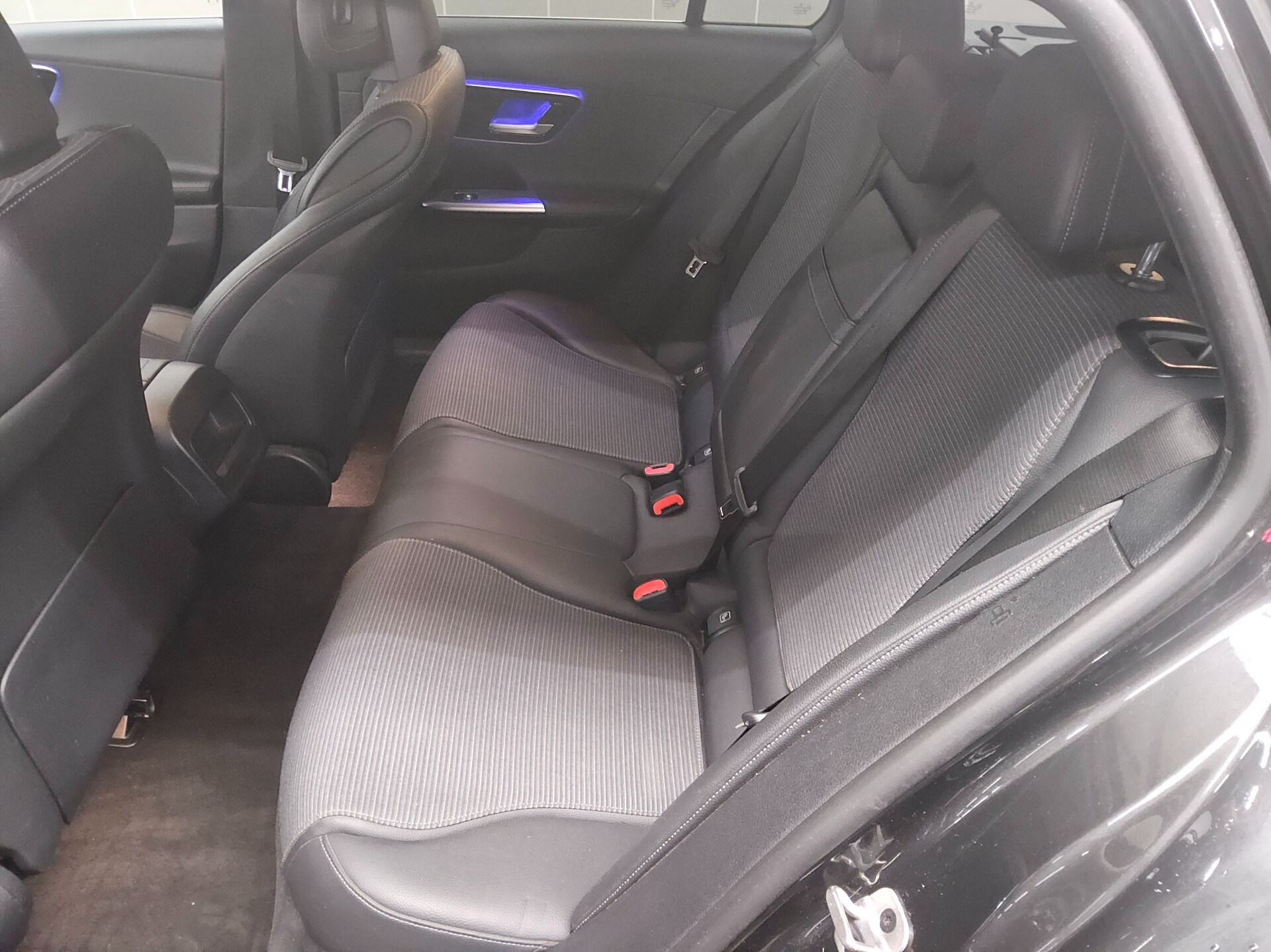 Mercedes-Benz C 220 T d Avantgarde T-Leder Navi LED 360° AHK 13