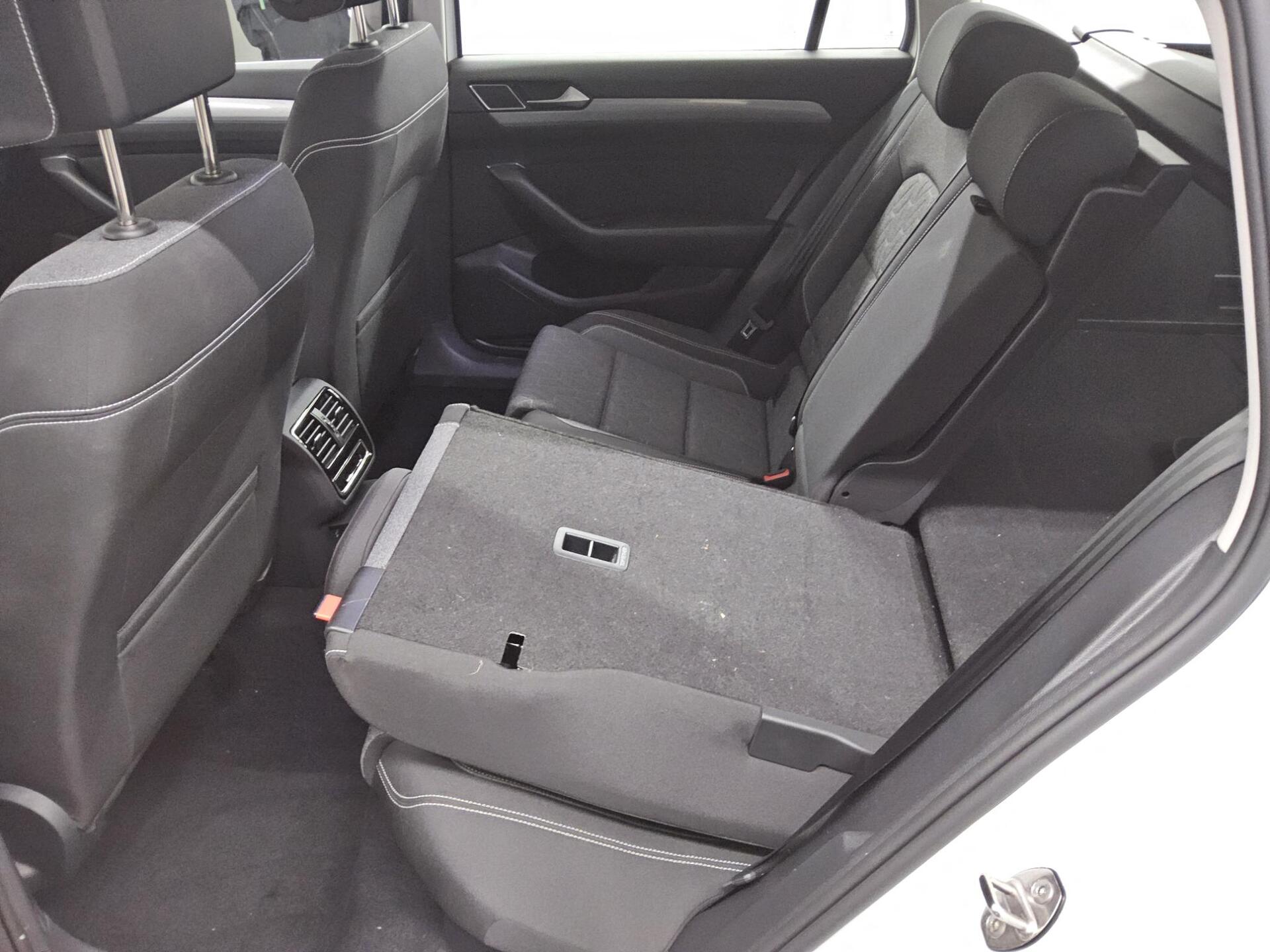 Volkswagen Passat Variant 2.0 TDI Business Navi LED Shz PDC 12