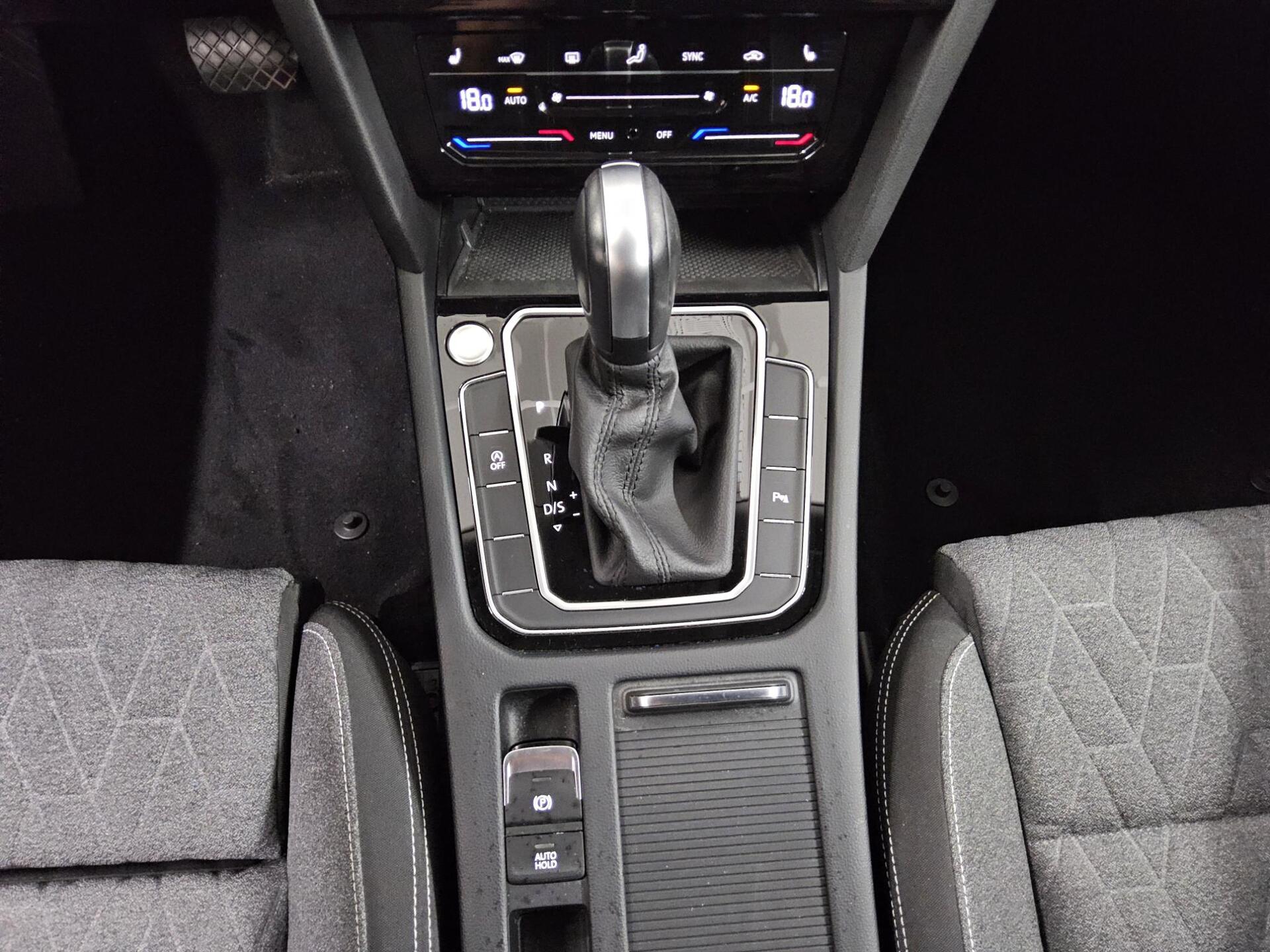 Volkswagen Passat Variant 2.0 TDI Business Navi LED Shz PDC 6