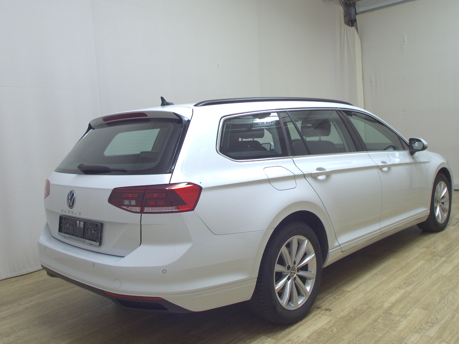 Volkswagen Passat Variant 2.0 TDI Business Navi LED Shz PDC 4