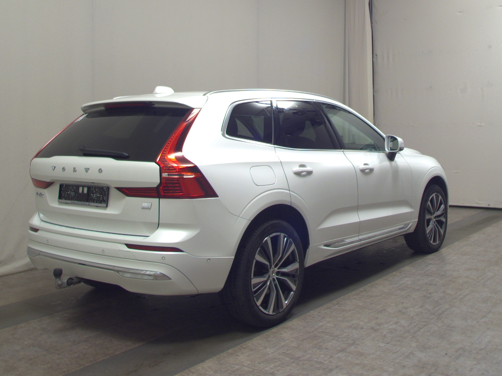 Volvo XC60 T6 Inscription Leder Navi LED Pano H/K AHK 4