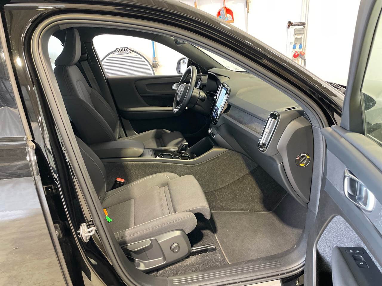 Volvo XC40 NAVI LED SHZ PDC STHZG 6