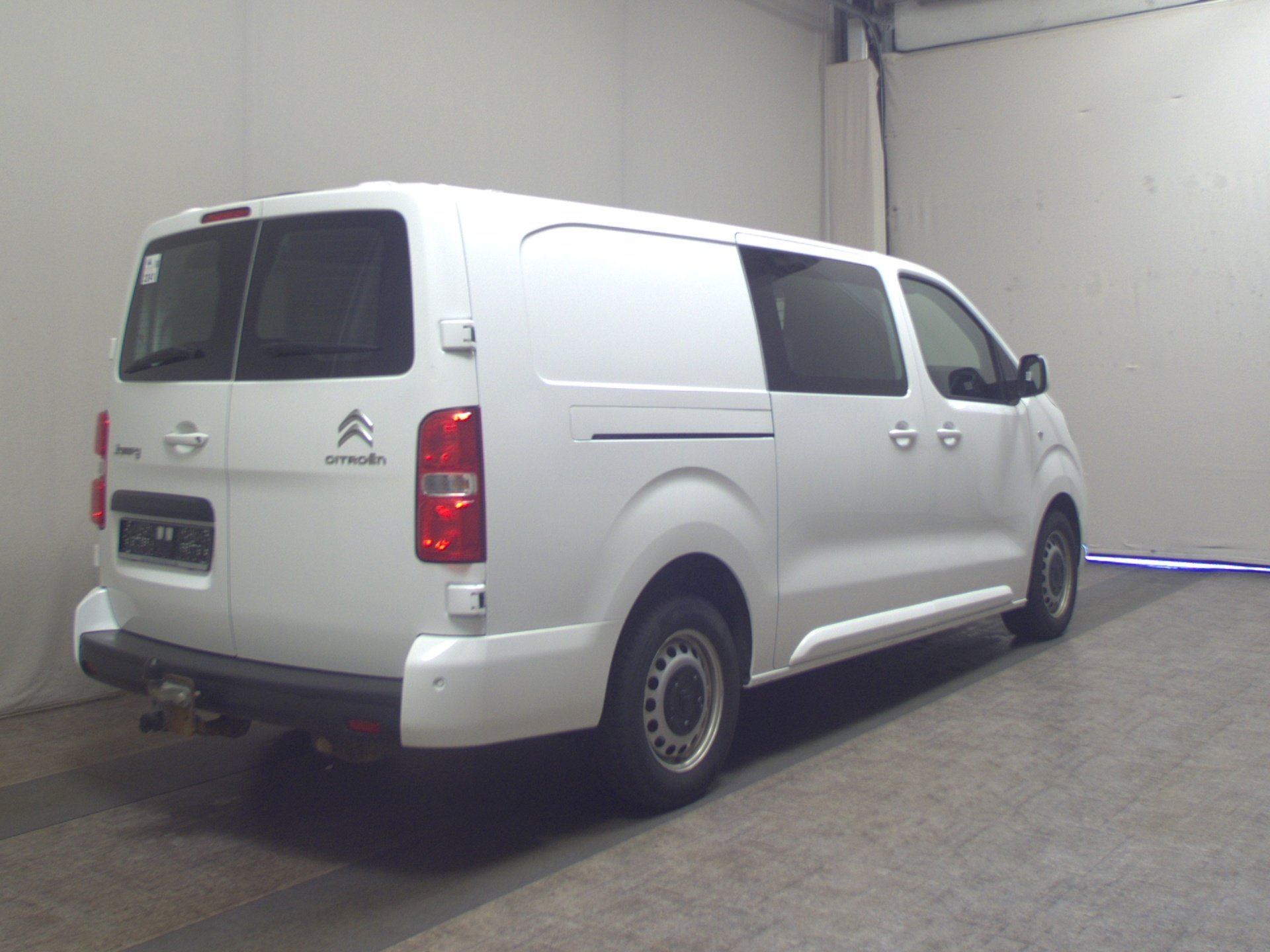 Citroën Jumpy 2.0 HDi L3H1 T-Leder Navi AHK Sthzg Regale 4