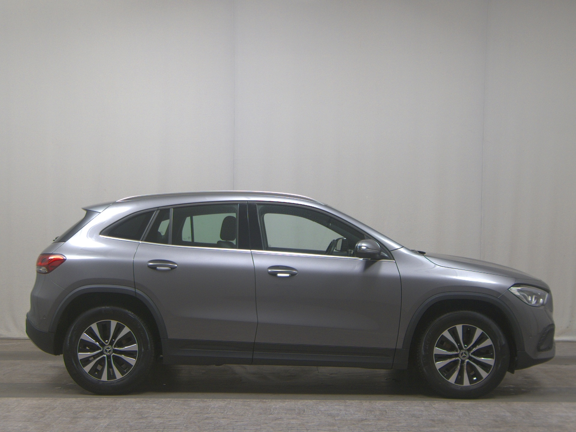 Mercedes-Benz GLA 200 d Style T-Leder Navi LED MBUX RFK