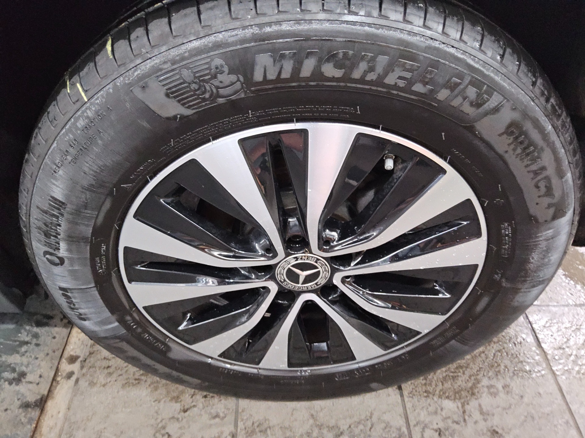 Mercedes-Benz GLA 200 d Style T-Leder Navi LED MBUX RFK 11