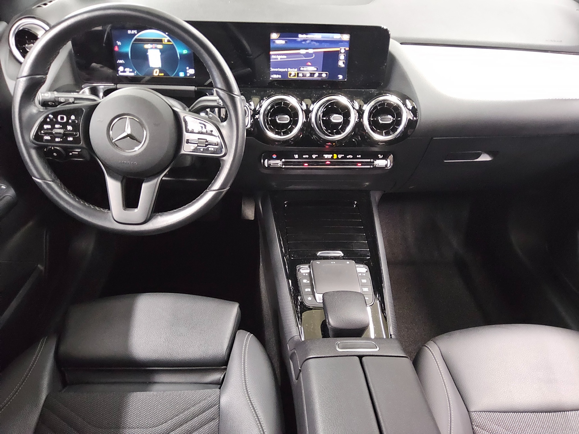 Mercedes-Benz GLA 200 d Style T-Leder Navi LED MBUX RFK 5