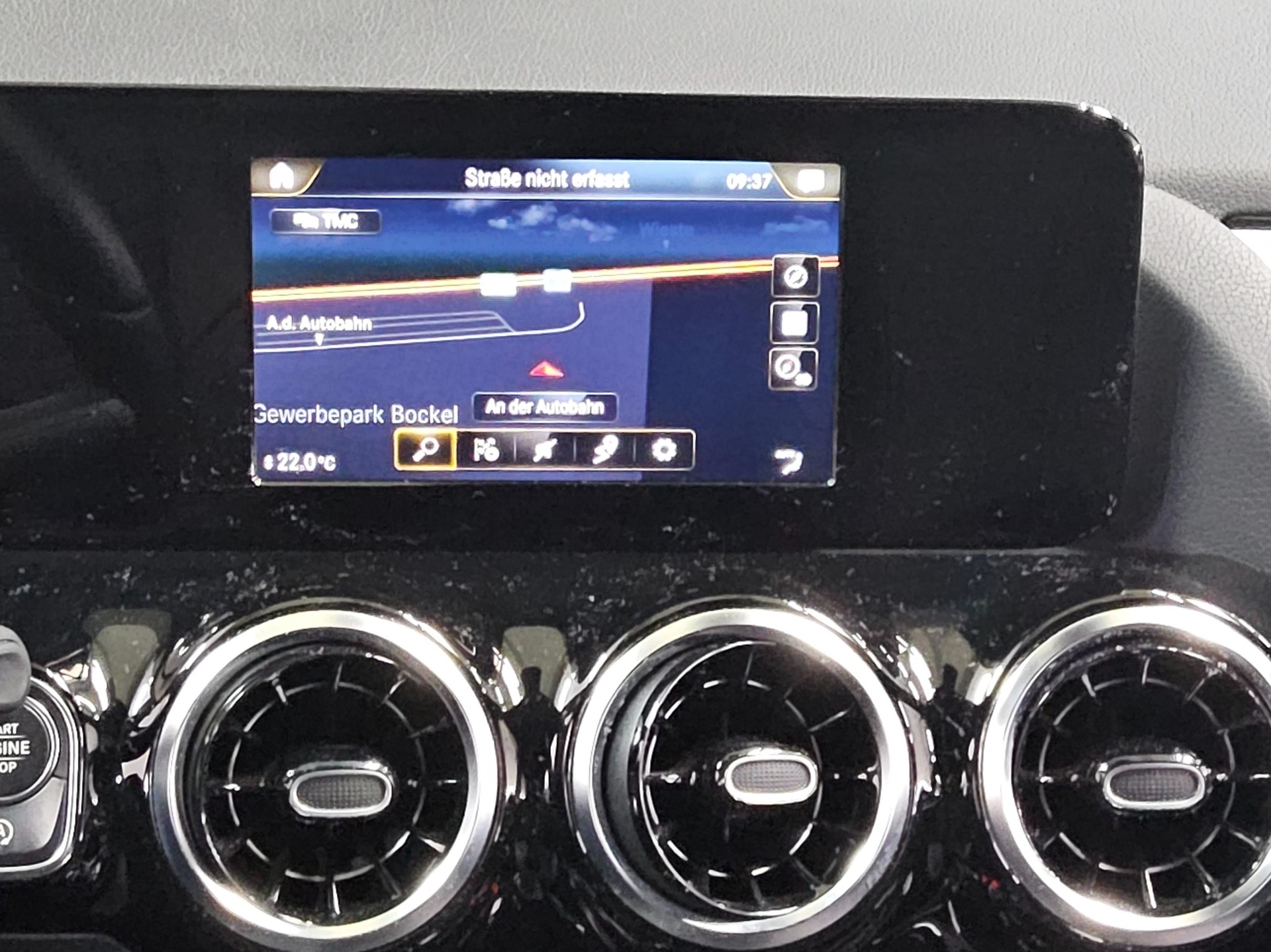 Mercedes-Benz GLA 200 d Style T-Leder Navi LED MBUX RFK 7