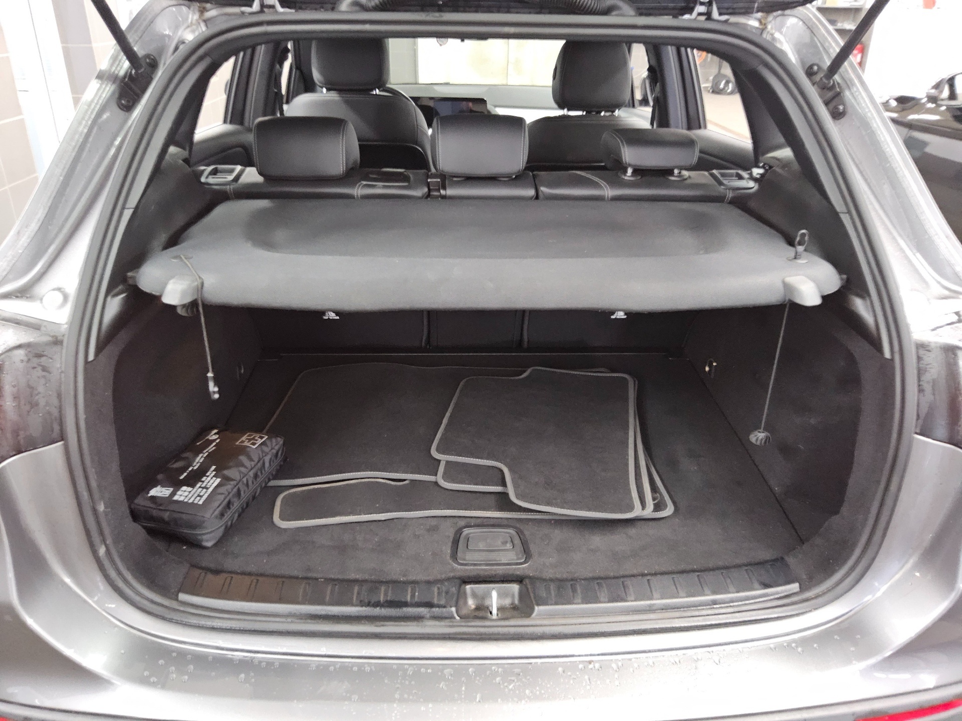 Mercedes-Benz GLA 200 d Style T-Leder Navi LED MBUX RFK 12