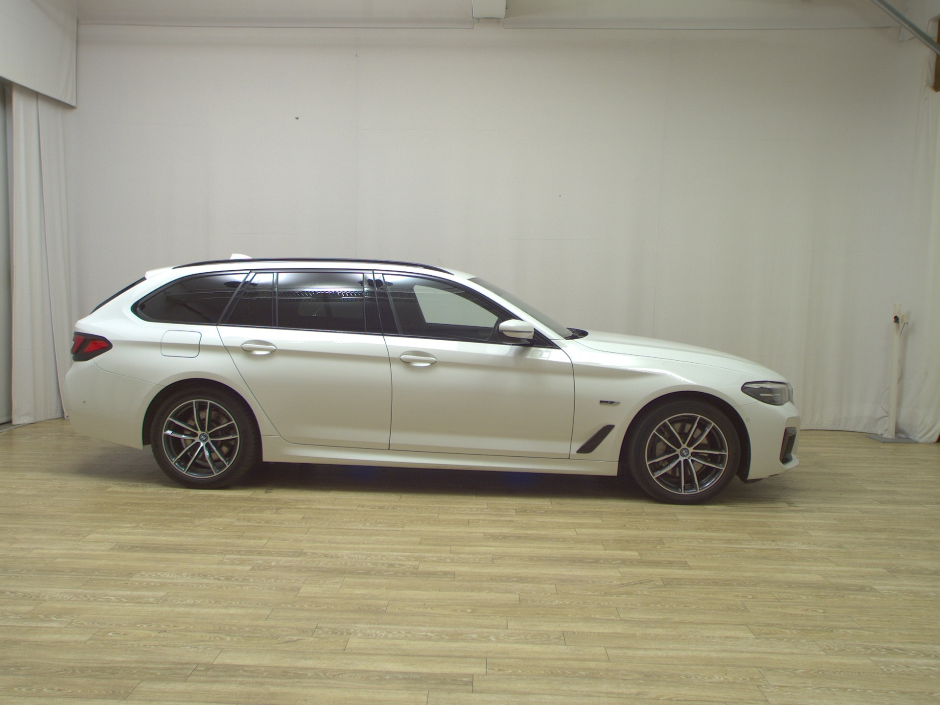 BMW 530e Touring xDr M-Sport Navi LED LC-Pro AHK
