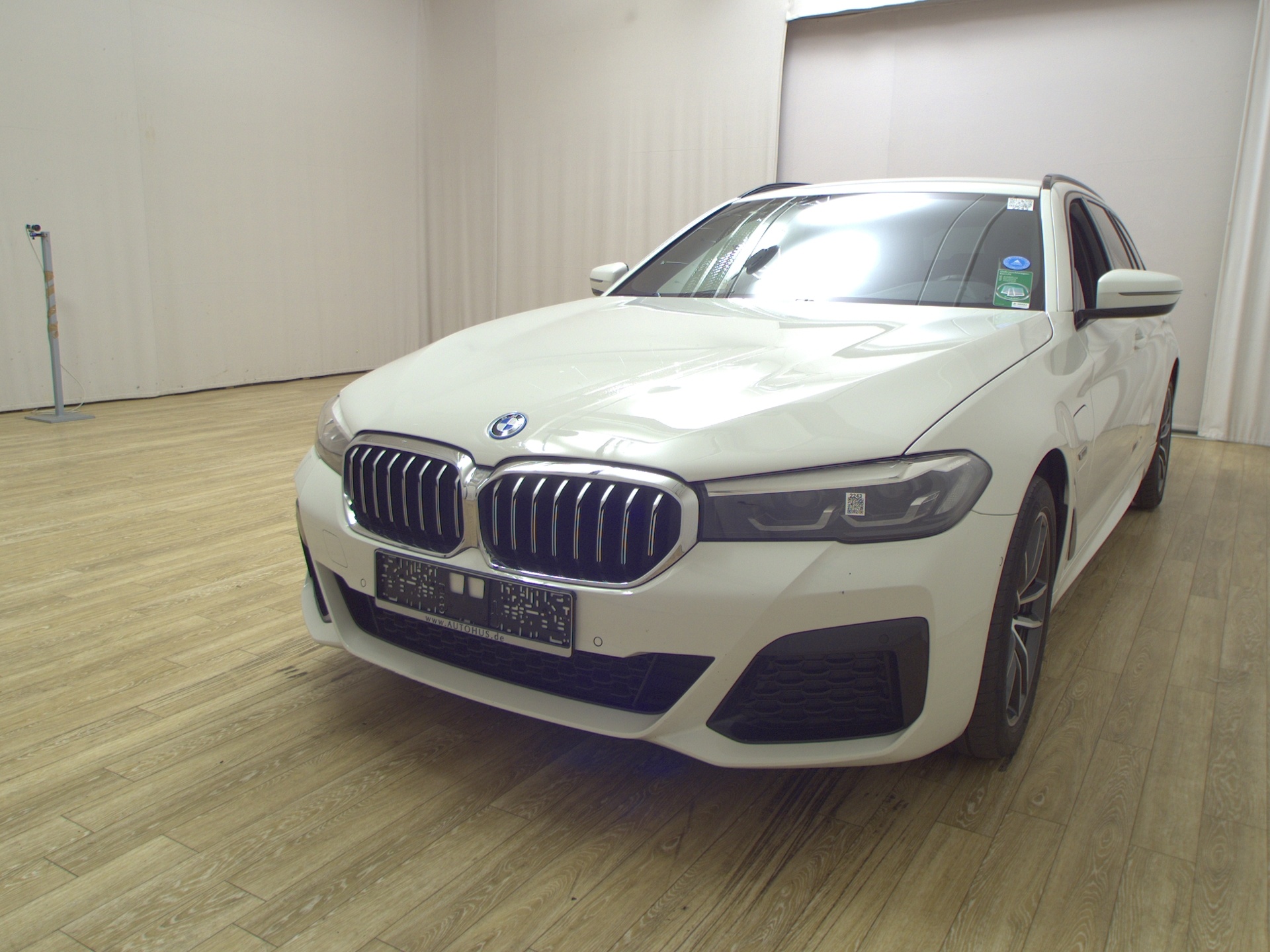 BMW 530e Touring xDr M-Sport Navi LED LC-Pro AHK 2