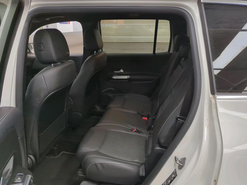 Mercedes-Benz GLB 200 d Progressive NAVI LED Shz PANO AHK 10