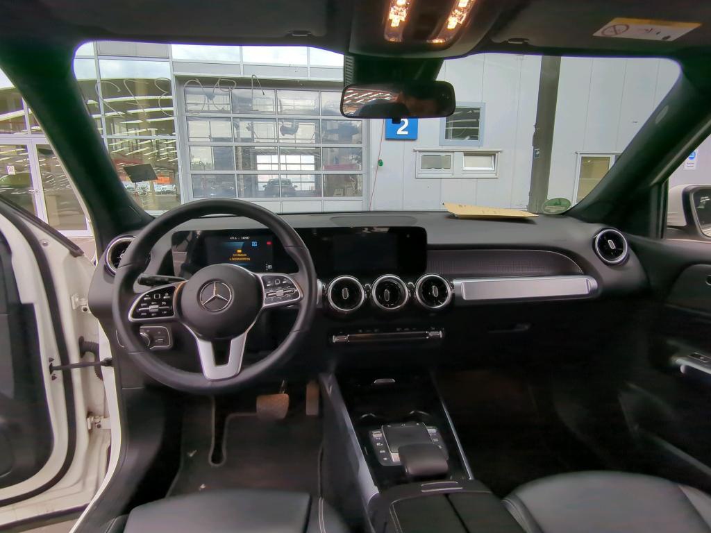 Mercedes-Benz GLB 200 d Progressive NAVI LED Shz PANO AHK 5