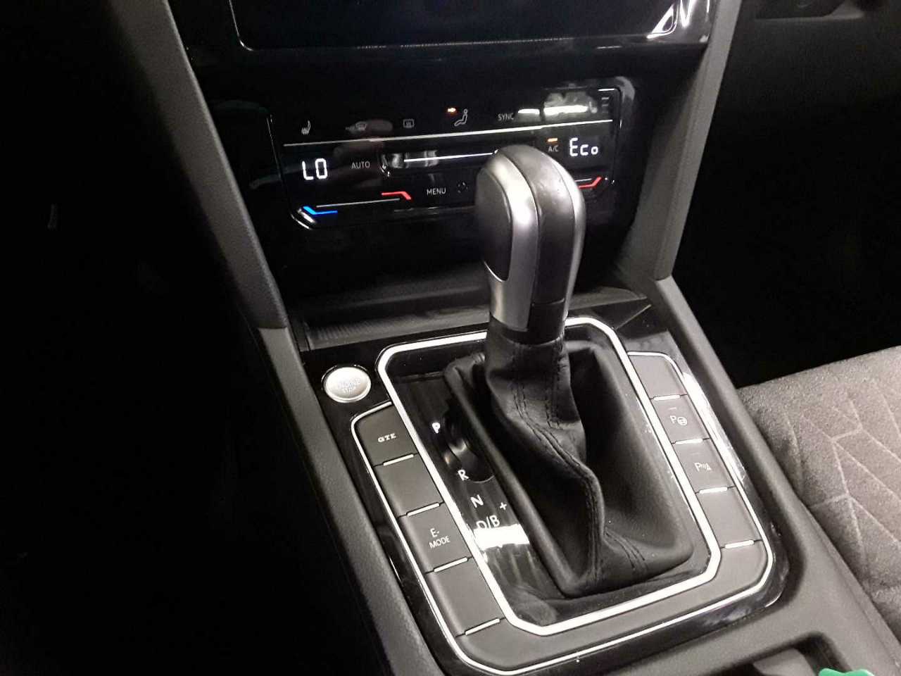 Volkswagen Passat Variant GTE 1.4 TSI NAVI LED Massage SHZ RFK 9