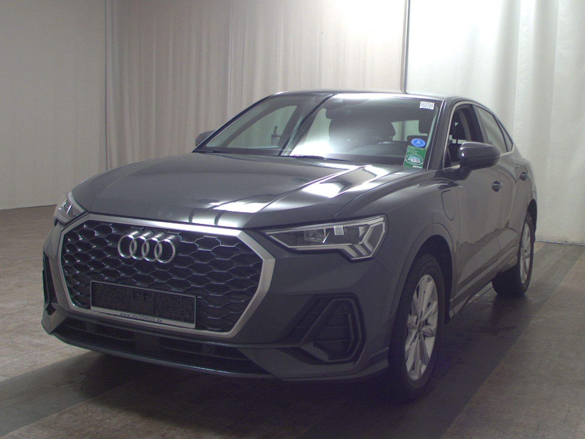 Audi Q3 Sportback 45 TFSI e Leder Navi LED vc 2