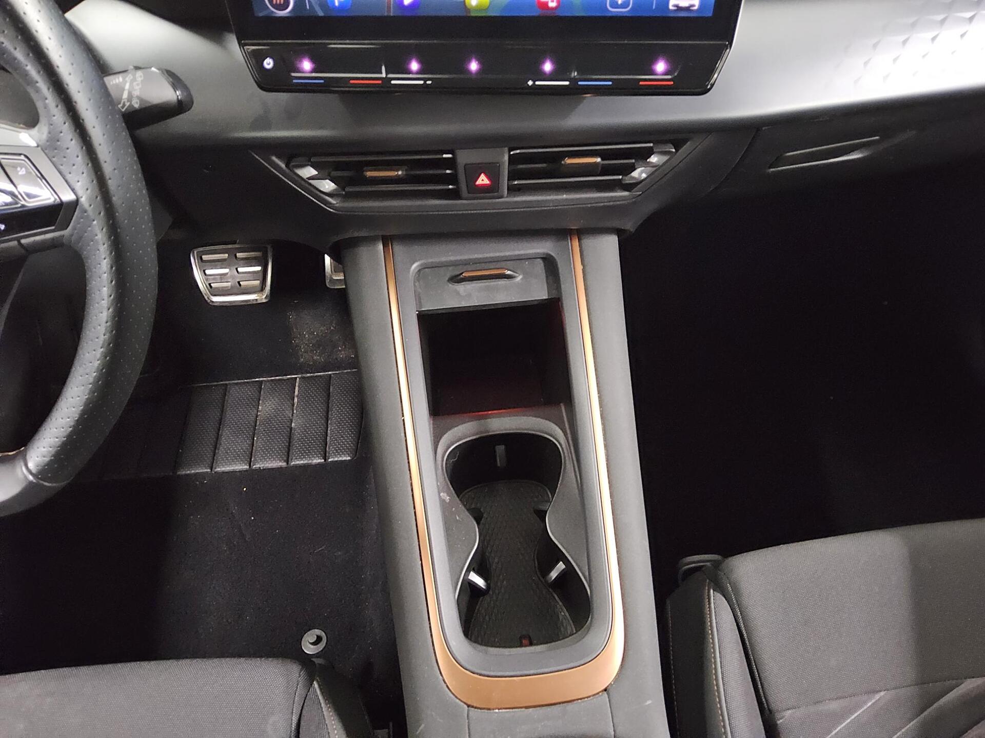 Cupra Born Navi LED vc Shz 6