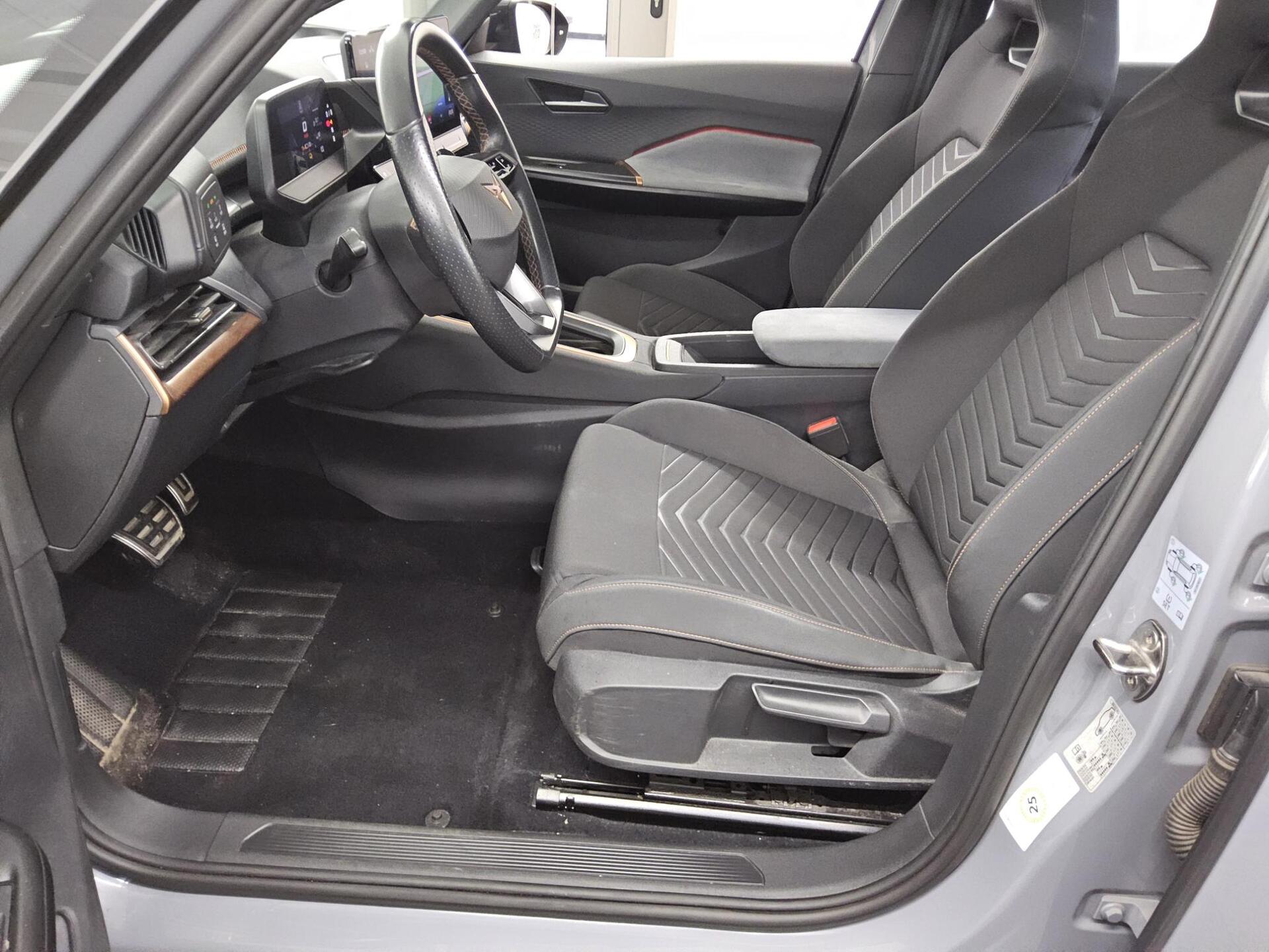 Cupra Born Navi LED vc Shz 9