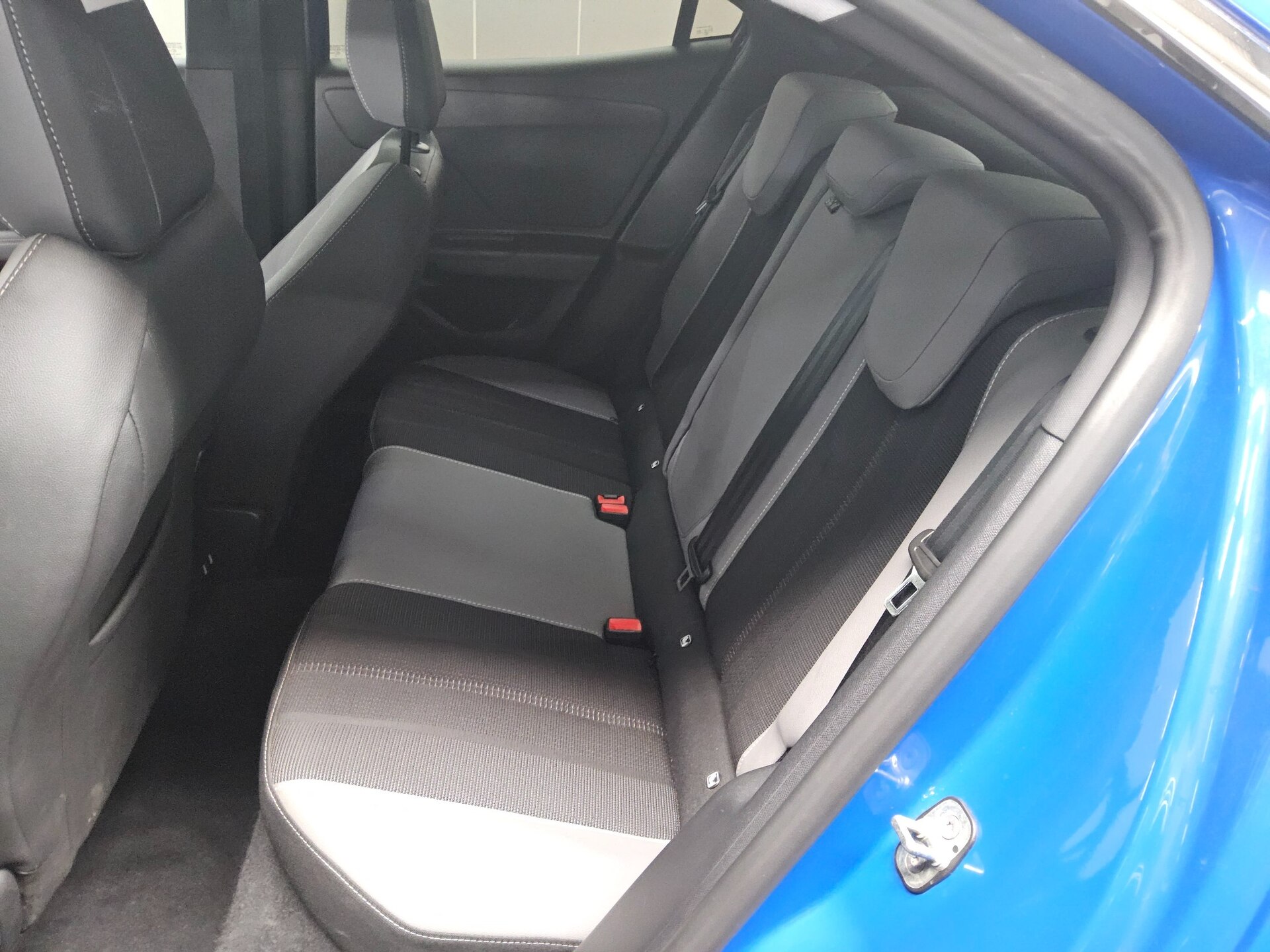 Opel Mokka-e Elegance T-Leder Navi LED RFK 180°- Cam 13